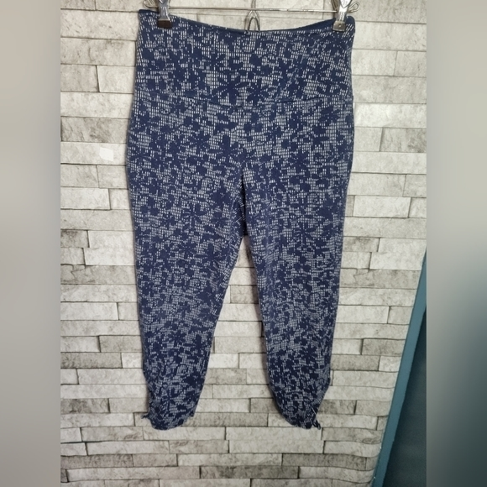 Sunday size medium crop legging